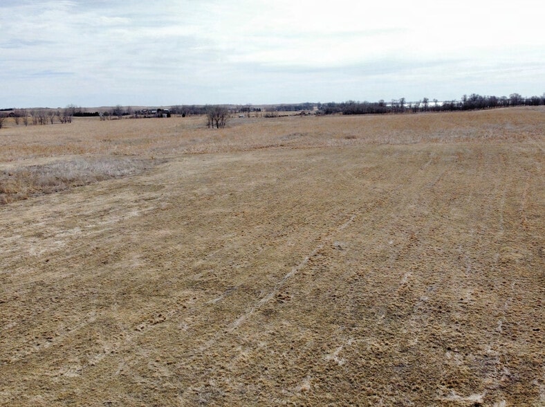 Highway 12, Waubay, SD à vendre - Photo principale – Image 1 sur 1