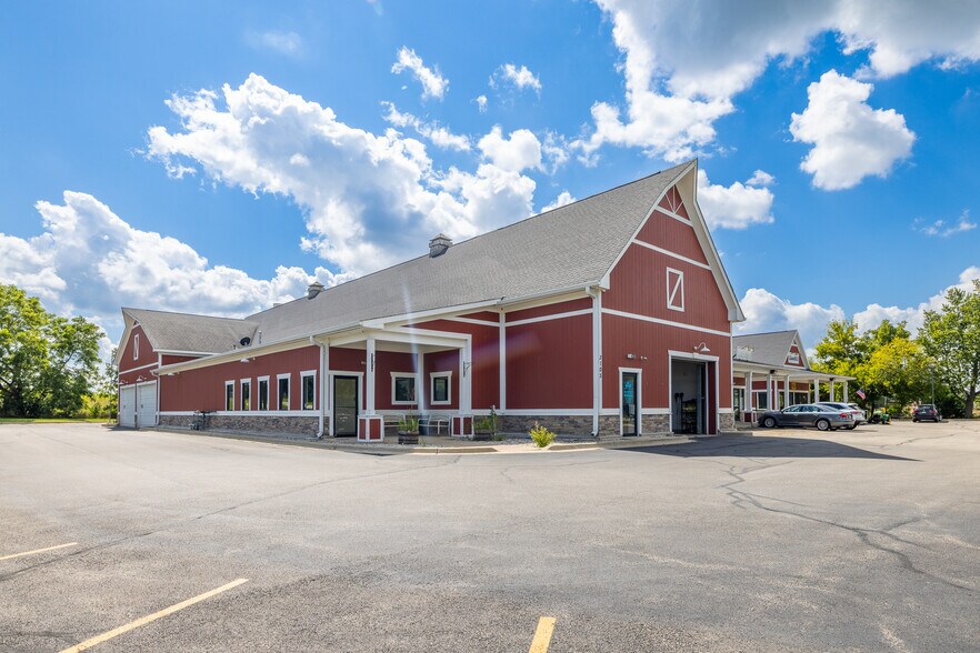 3103 Il Route 176, Crystal Lake, IL à vendre - Photo de l’immeuble – Image 3 sur 10