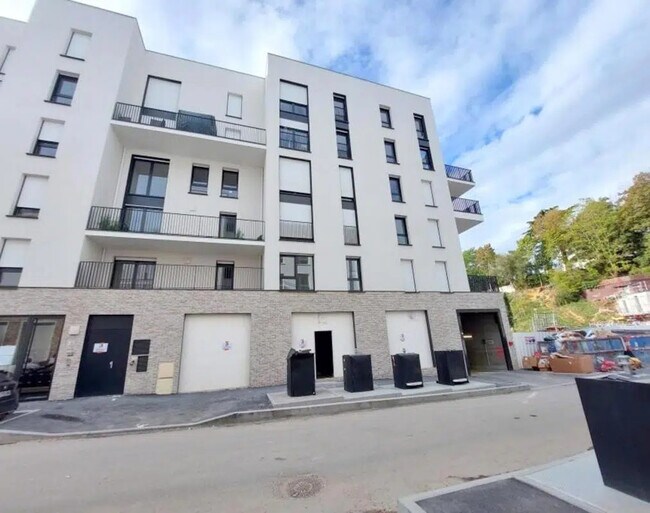 Plus de détails pour Local commercial à louer