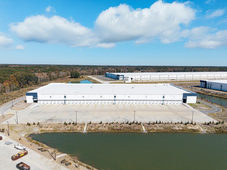 111 Landmark Blvd, Savannah, GA à louer - Photo de l’immeuble – Image 3 sur 3