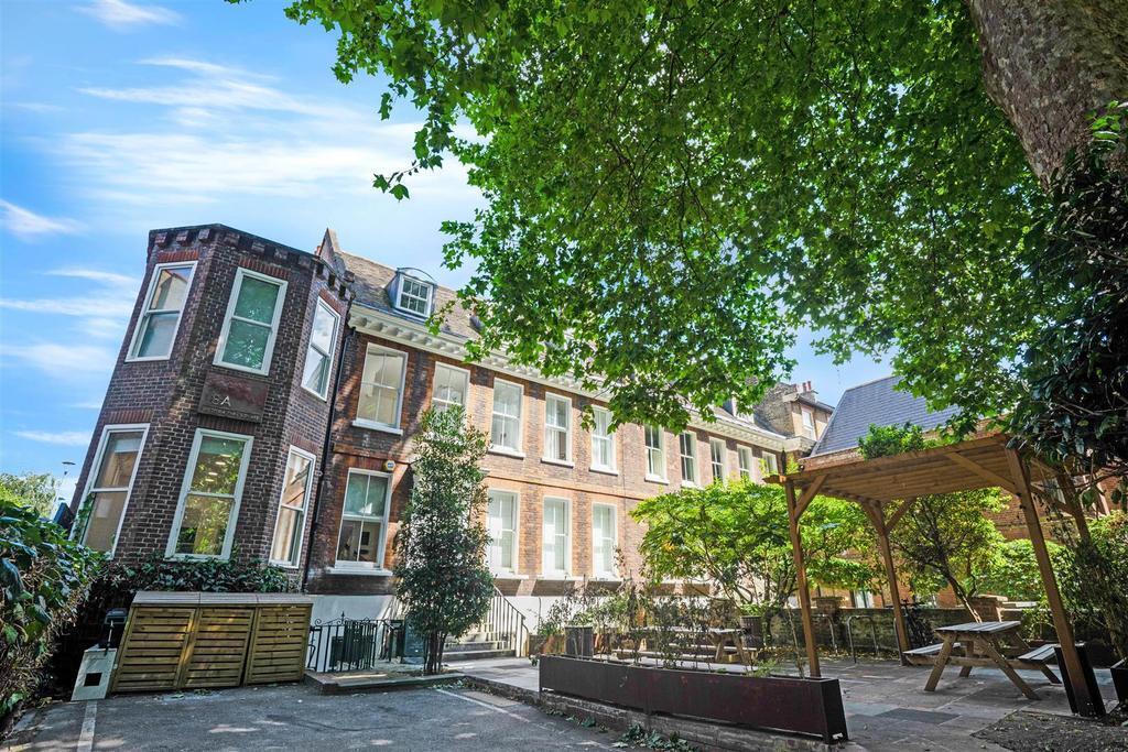 18 Victoria Park Sq, Londres à louer Photo de l’immeuble– Image 1 sur 10