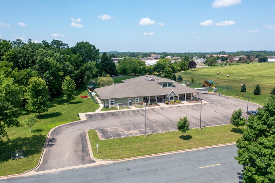 425 Technology Dr E, Menomonie, WI à vendre - Photo de l’immeuble – Image 3 sur 6
