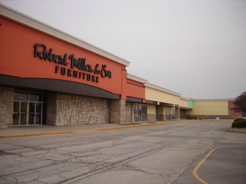 1700 E Boulevard, Kokomo, IN à louer - Photo de l’immeuble – Image 1 sur 5