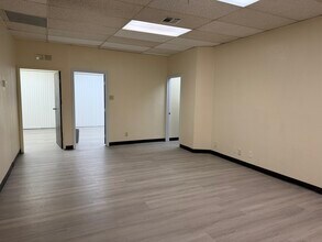 460 E Carson Plaza Dr, Carson, CA à louer Photo intérieure– Image 1 sur 5