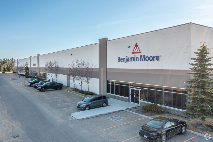 12304-12340 184 St NW, Edmonton, AB à louer - Photo de l’immeuble – Image 2 sur 4