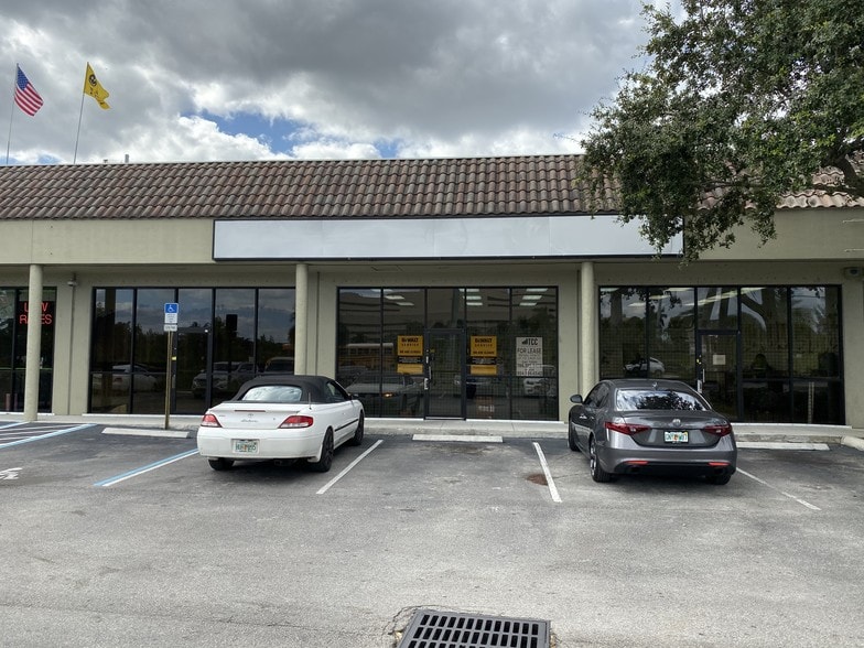 4343 S State Road 7, Davie, FL à louer - Photo de l’immeuble – Image 3 sur 10