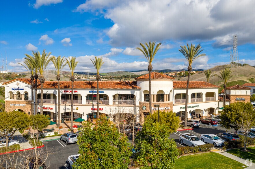1001 Avenida Pico, San Clemente, CA à louer - Photo de l’immeuble – Image 2 sur 31