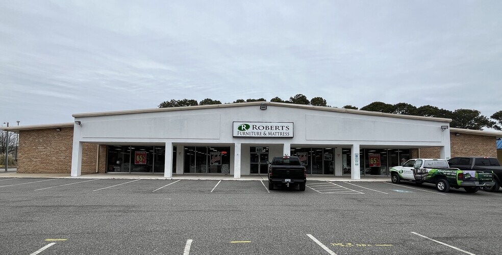 465 Denbigh Blvd, Newport News, VA à louer - Photo de l’immeuble – Image 3 sur 5