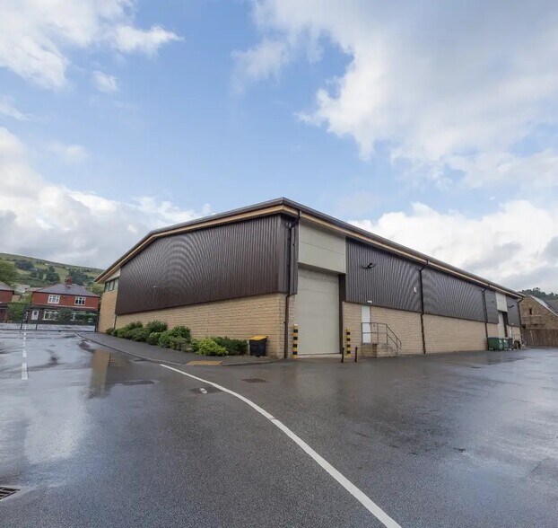 Burnley Rd, Mytholmroyd à louer - Photo de l’immeuble – Image 2 sur 16