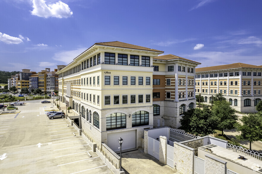 17806 W Interstate 10, San Antonio, TX à louer - Photo de l’immeuble – Image 3 sur 10