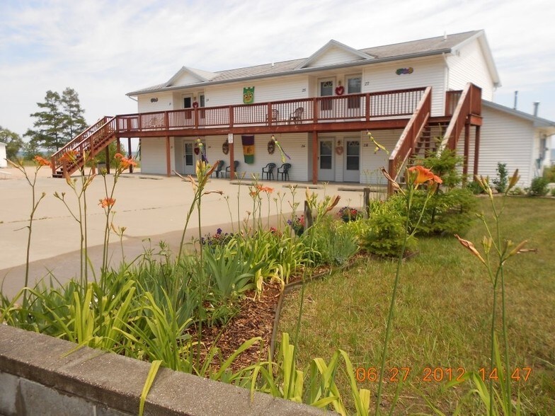 4497 S US Highway 23, Greenbush, MI à vendre - Photo principale – Image 1 sur 56