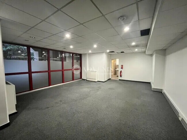 Plus de détails pour Bureau à vendre