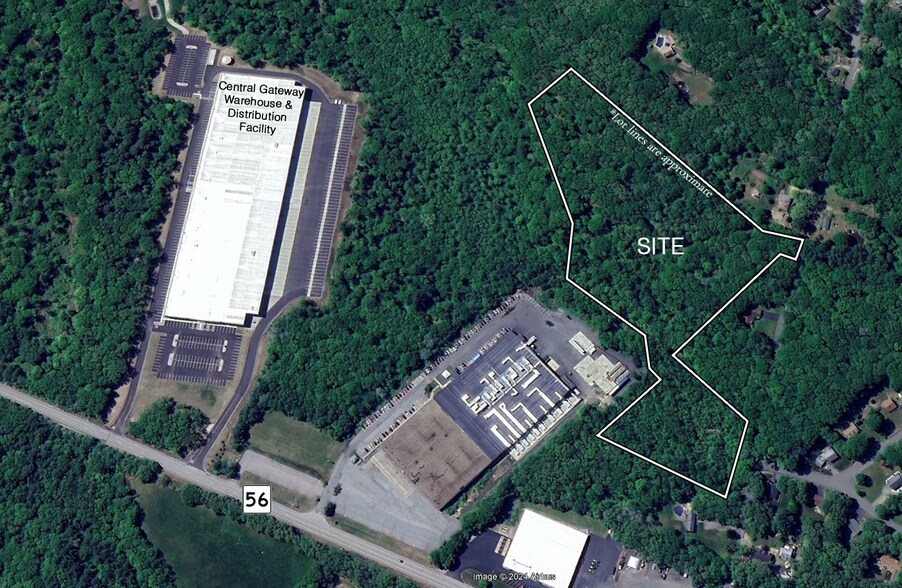 5 Clark St, Rochdale, MA à vendre - Aérien – Image 1 sur 4
