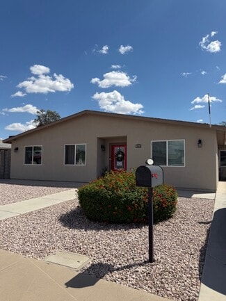 Plus de détails pour 4701 W Laurel Ln, Glendale, AZ - Santé à vendre