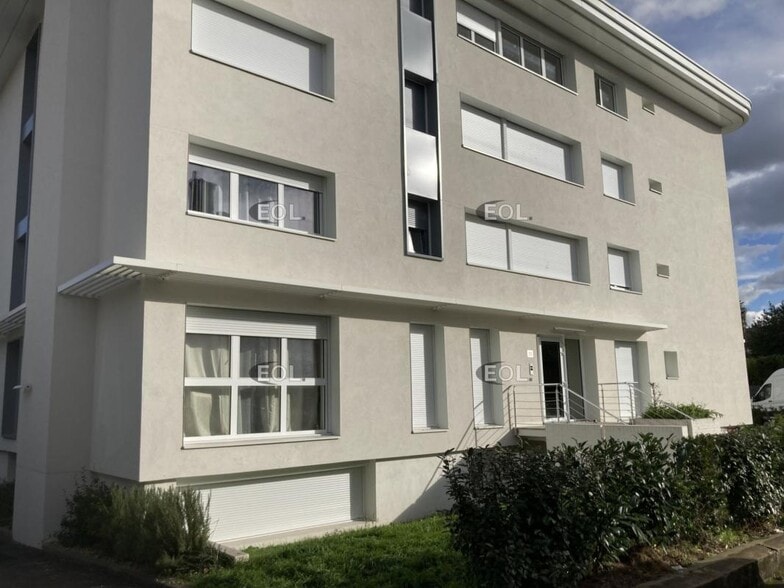 Bureau dans Maisons-Alfort à louer - Photo de l’immeuble – Image 1 sur 9