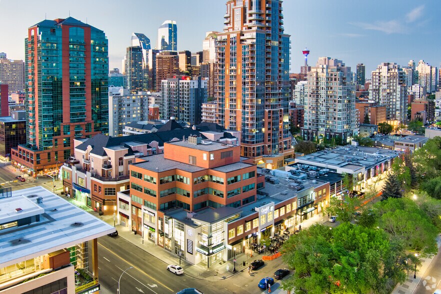 880 16th Ave SW, Calgary, AB à louer - Aérien – Image 1 sur 3