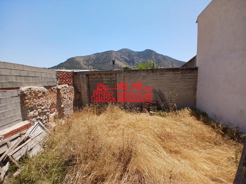 Terrain dans Algueña, Alicante à vendre - Photo de l’immeuble – Image 3 sur 5