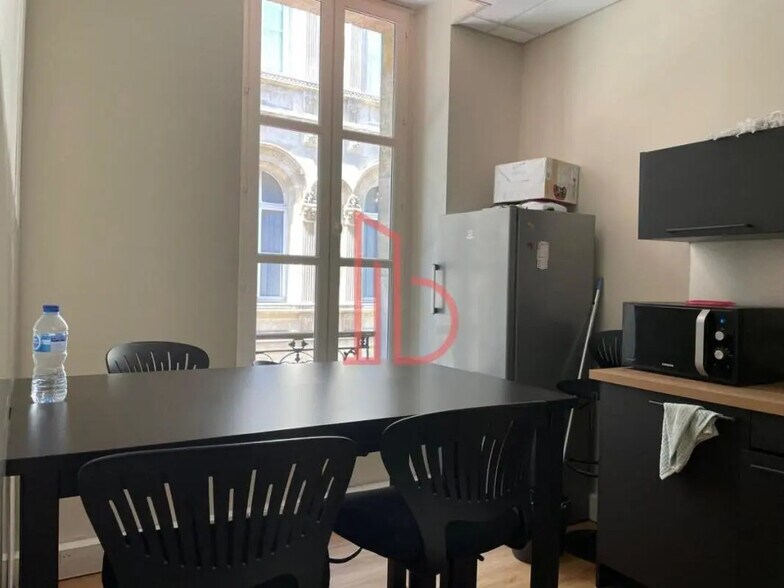 Bureau dans Bordeaux à louer - Photo de l’immeuble – Image 2 sur 6