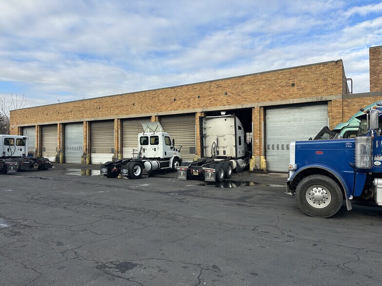 93 Avenue K, Newark, NJ à louer - Photo de l’immeuble – Image 2 sur 7