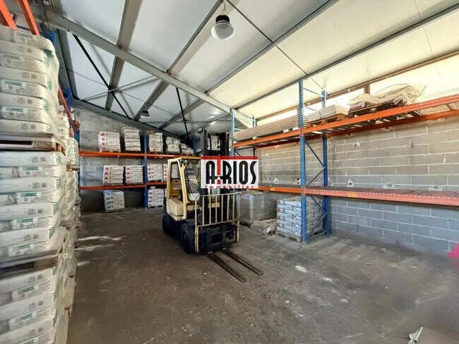 Plus de détails pour Industriel/Logistique à louer