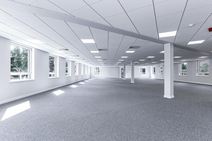 2620 Kings Court, Birmingham à louer - Photo de l’immeuble – Image 3 sur 12