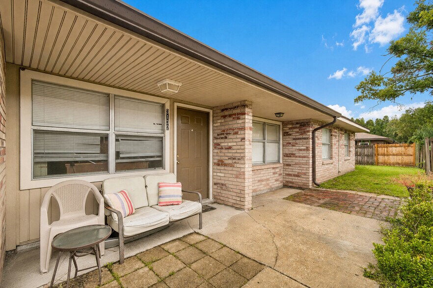 3132 Bloomingdale Villas Ct, Brandon, FL à vendre - Photo de l’immeuble – Image 2 sur 92