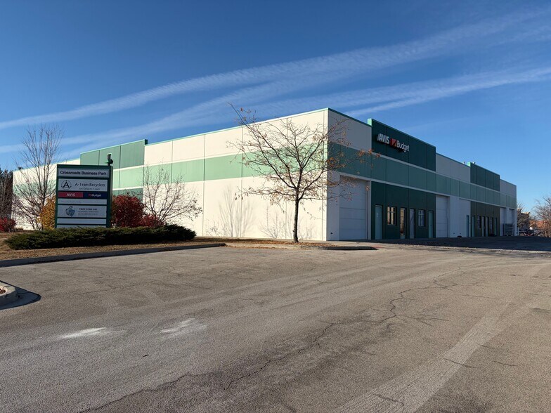 300 Gregory Ct, Shorewood, IL à vendre - Photo de l’immeuble – Image 3 sur 9