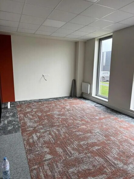 Local d’activités dans Avelin à louer - Photo intérieure – Image 3 sur 8