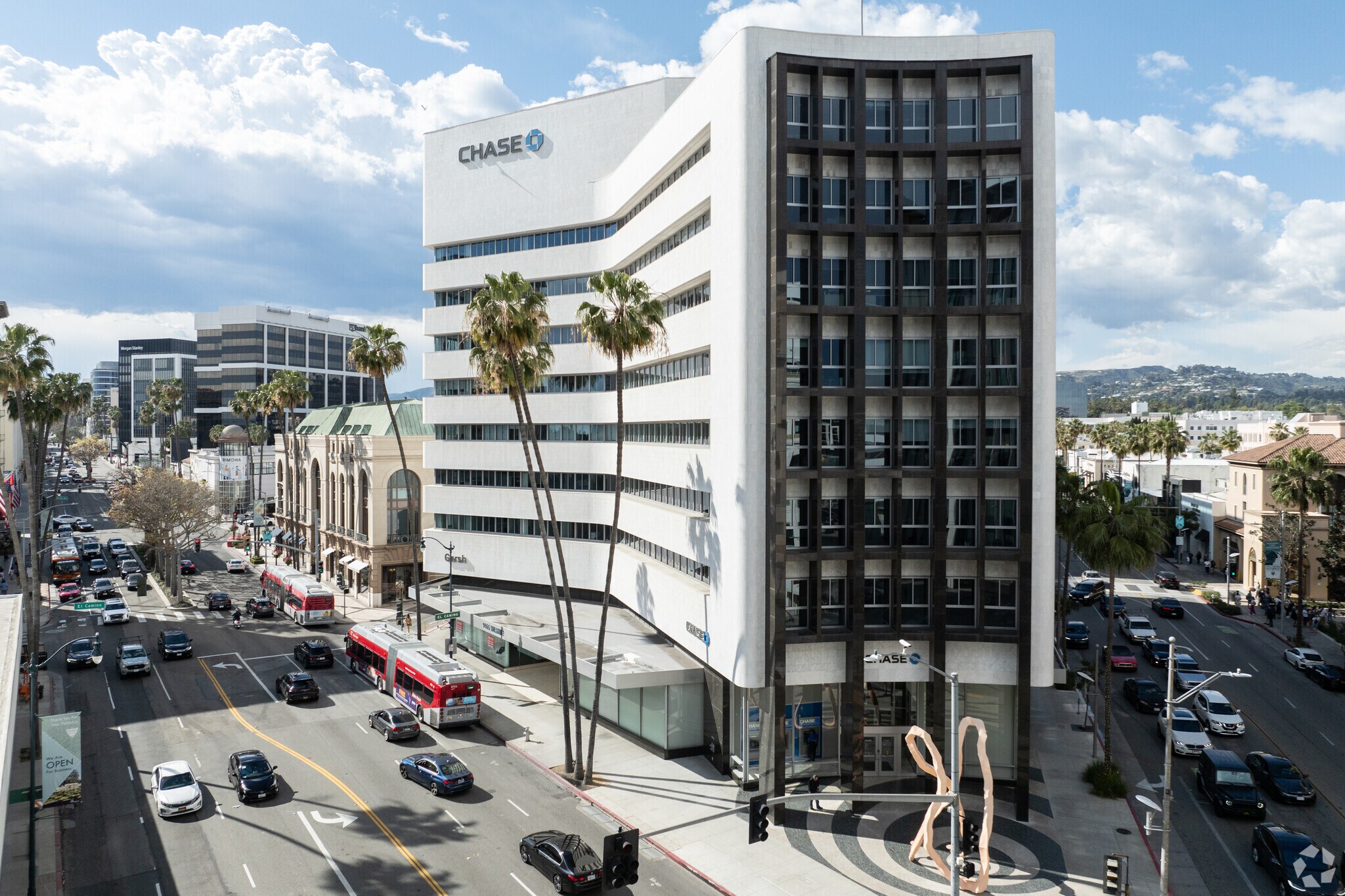 9465 Wilshire Blvd, Beverly Hills, CA à louer Photo principale– Image 1 sur 37