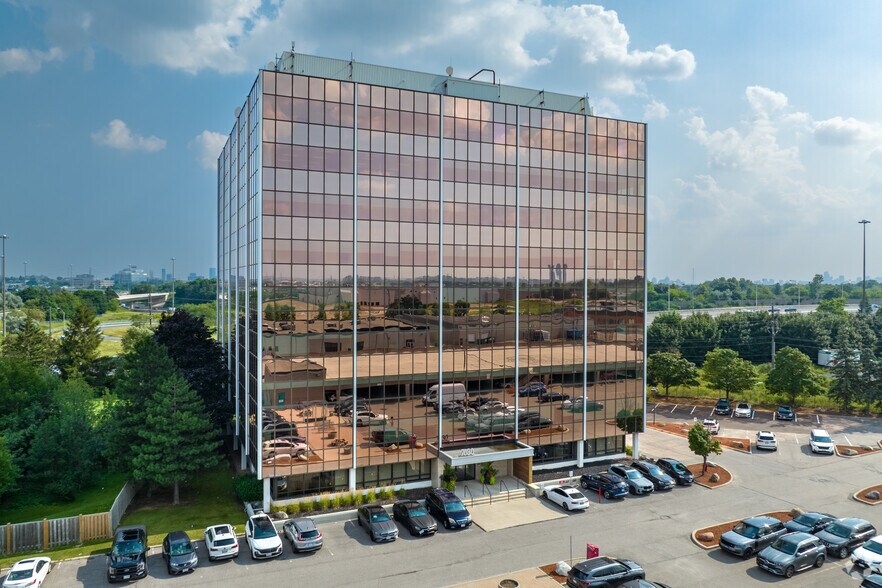7030 Woodbine Ave, Markham, ON à louer - Photo de l’immeuble – Image 3 sur 6