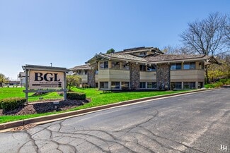 Plus de détails pour 970 McHenry Ave, Crystal Lake, IL - Bureau à louer