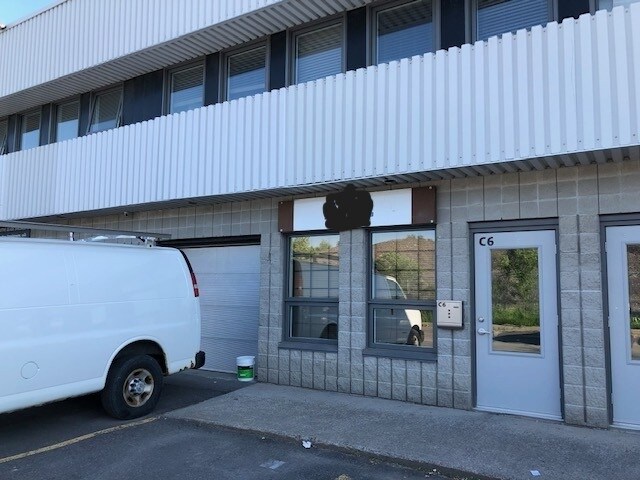 2285 St Laurent Blvd, Ottawa, ON à louer - Photo de l’immeuble – Image 2 sur 2