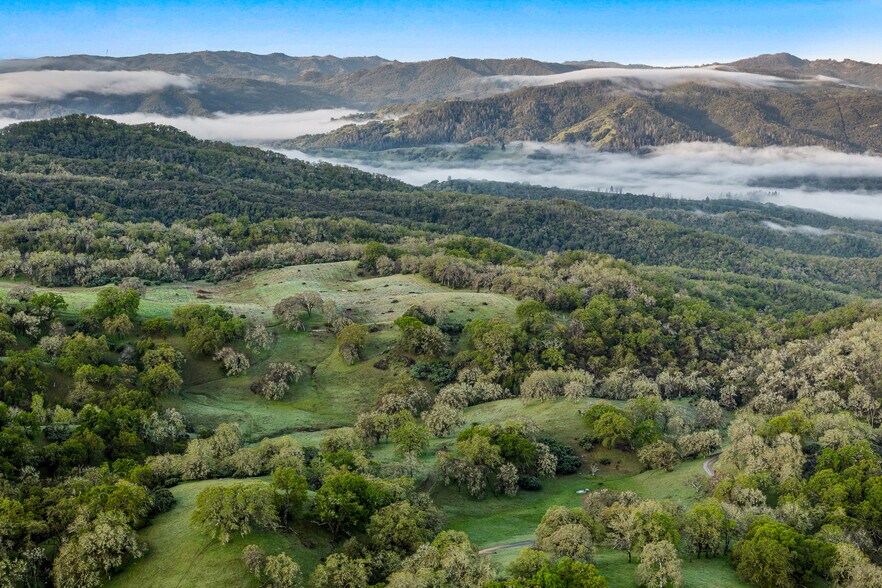 5155 Mill Creek Rd, Talmage, CA à vendre - Photo de l’immeuble – Image 3 sur 54