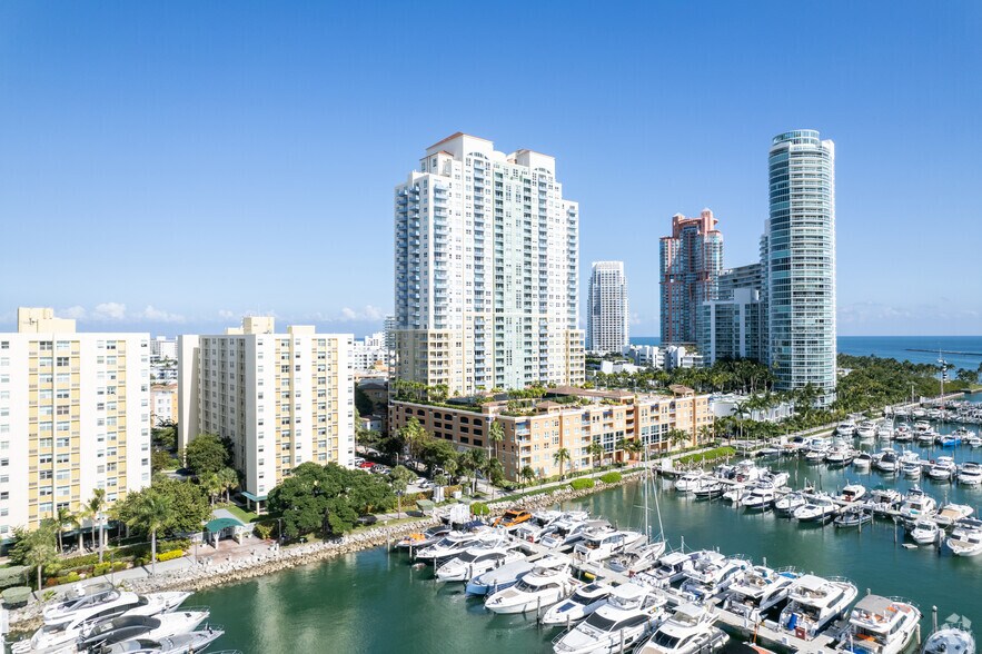 90 Alton Rd, Miami Beach, FL à louer - Photo de l’immeuble – Image 2 sur 16