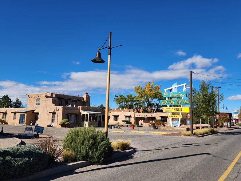 6851 4th St NW, Los Ranchos De Albuquerque, NM à vendre - Photo de l’immeuble – Image 2 sur 14