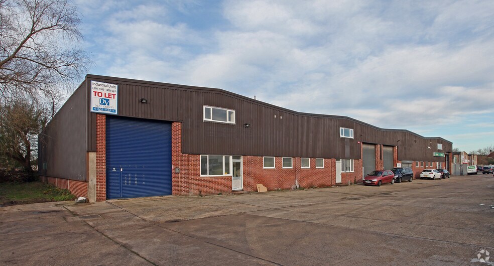 8-11 Fleming Rd, Newbury à louer - Photo de l’immeuble – Image 2 sur 5