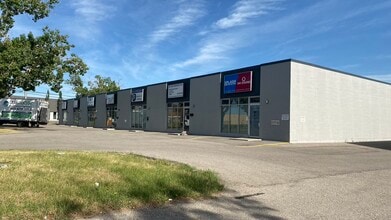 1247 36th Ave NE, Calgary, AB à louer Photo intérieure– Image 2 sur 23