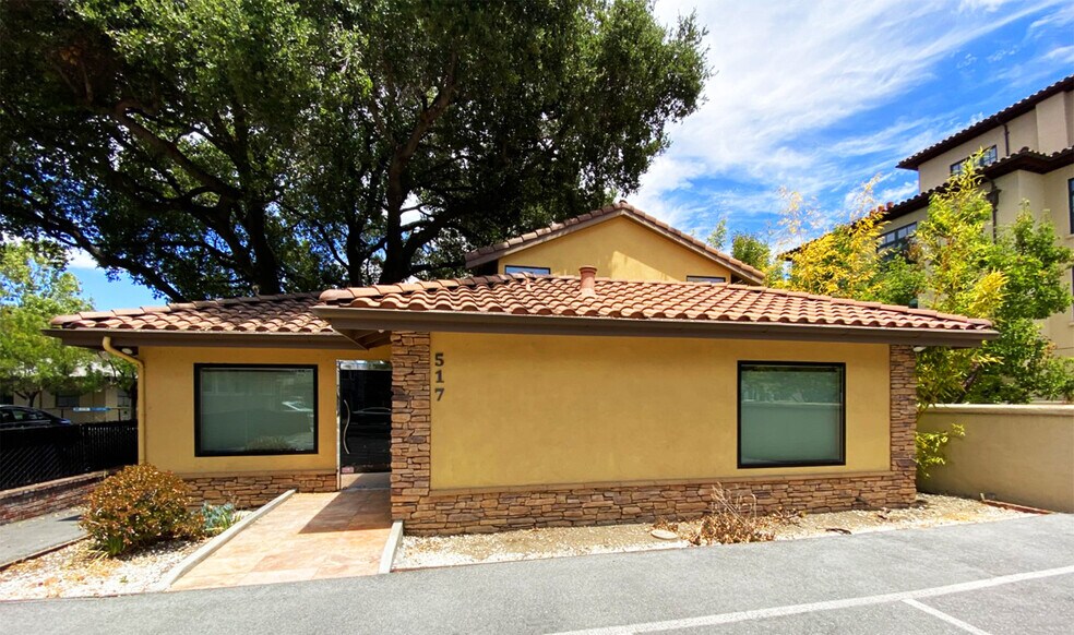 517 Byron St, Palo Alto, CA à louer - Photo de l’immeuble – Image 2 sur 4