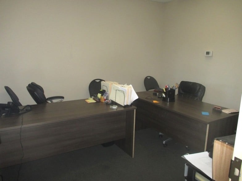 4807 32nd St SE, Calgary, AB à louer - Photo intérieure – Image 3 sur 22