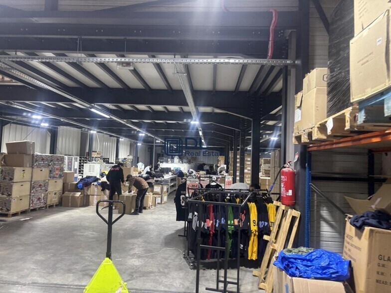 Industriel/Logistique dans Chelles à vendre - Photo de l’immeuble – Image 2 sur 9