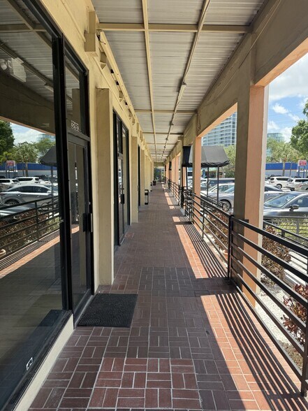 3215-3217 S Macdill, Tampa, FL à louer - Photo de l’immeuble – Image 3 sur 13