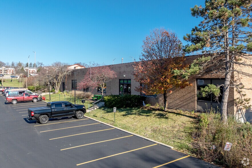 1519 E Main St, St Charles, IL à louer - Photo de l’immeuble – Image 1 sur 9