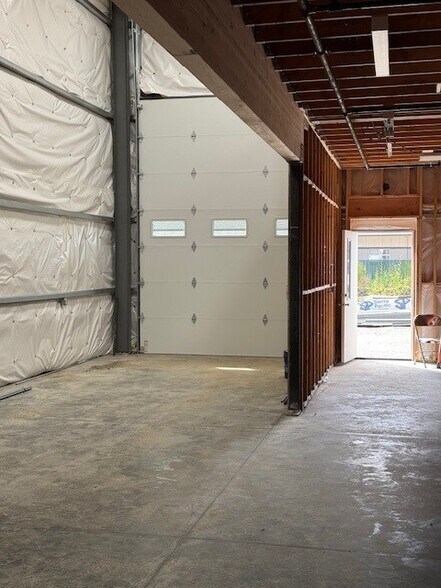 2001 Henson Rd, Mount Vernon, WA à louer - Photo de l’immeuble – Image 3 sur 4