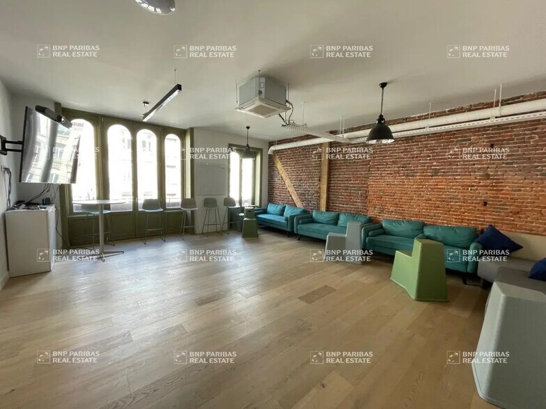 57/59 Rue Nationale, Lille à louer - Photo de l’immeuble – Image 1 sur 11