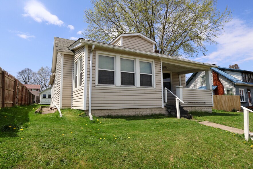 313 Main St, Ford City, PA à vendre - Photo principale – Image 1 sur 1