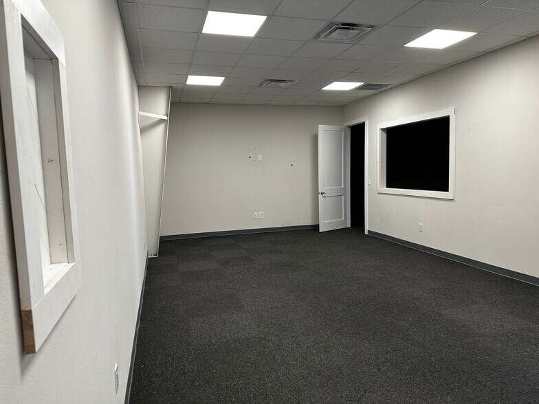13809 Monroes Business Park, Tampa, FL à louer - Photo de l’immeuble – Image 2 sur 7