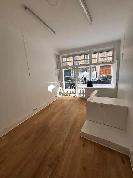 Local commercial dans Paris à louer - Photo intérieure – Image 2 sur 3