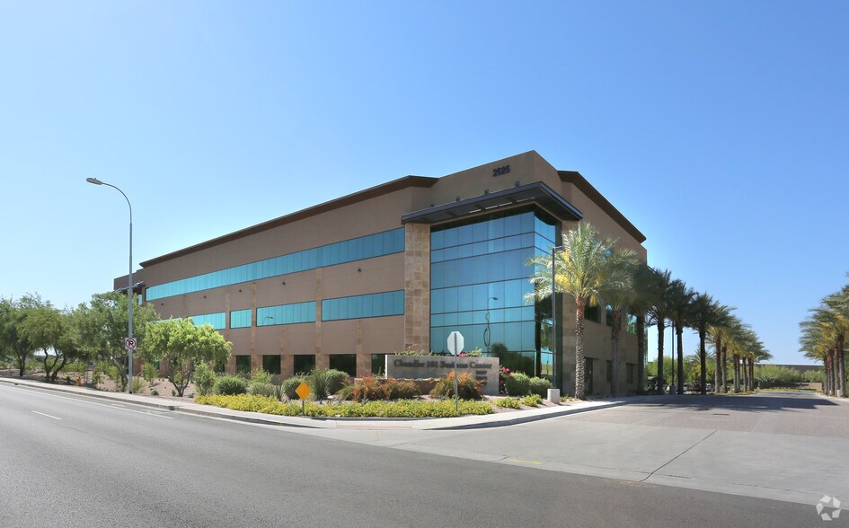 2525 W Frye Rd, Chandler, AZ à louer - Photo de l’immeuble – Image 2 sur 4