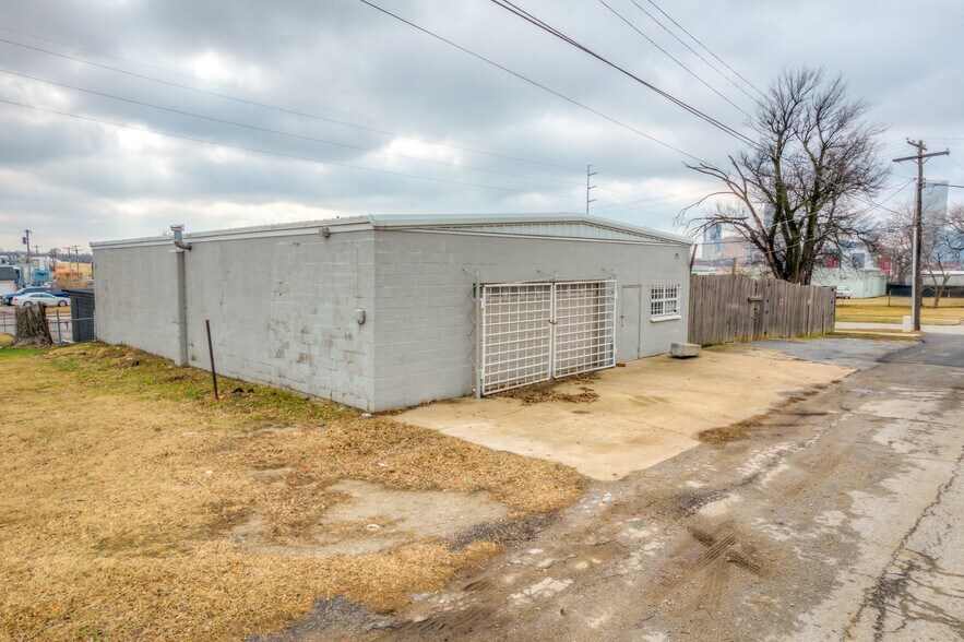 213 S Rockford Ave, Tulsa, OK à louer - Photo de l’immeuble – Image 3 sur 12