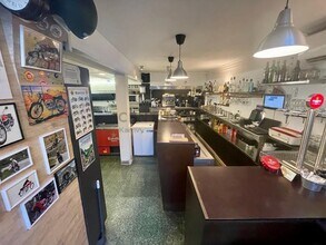 Local commercial dans Barcelone, Barcelona à louer Photo intérieure– Image 2 sur 12